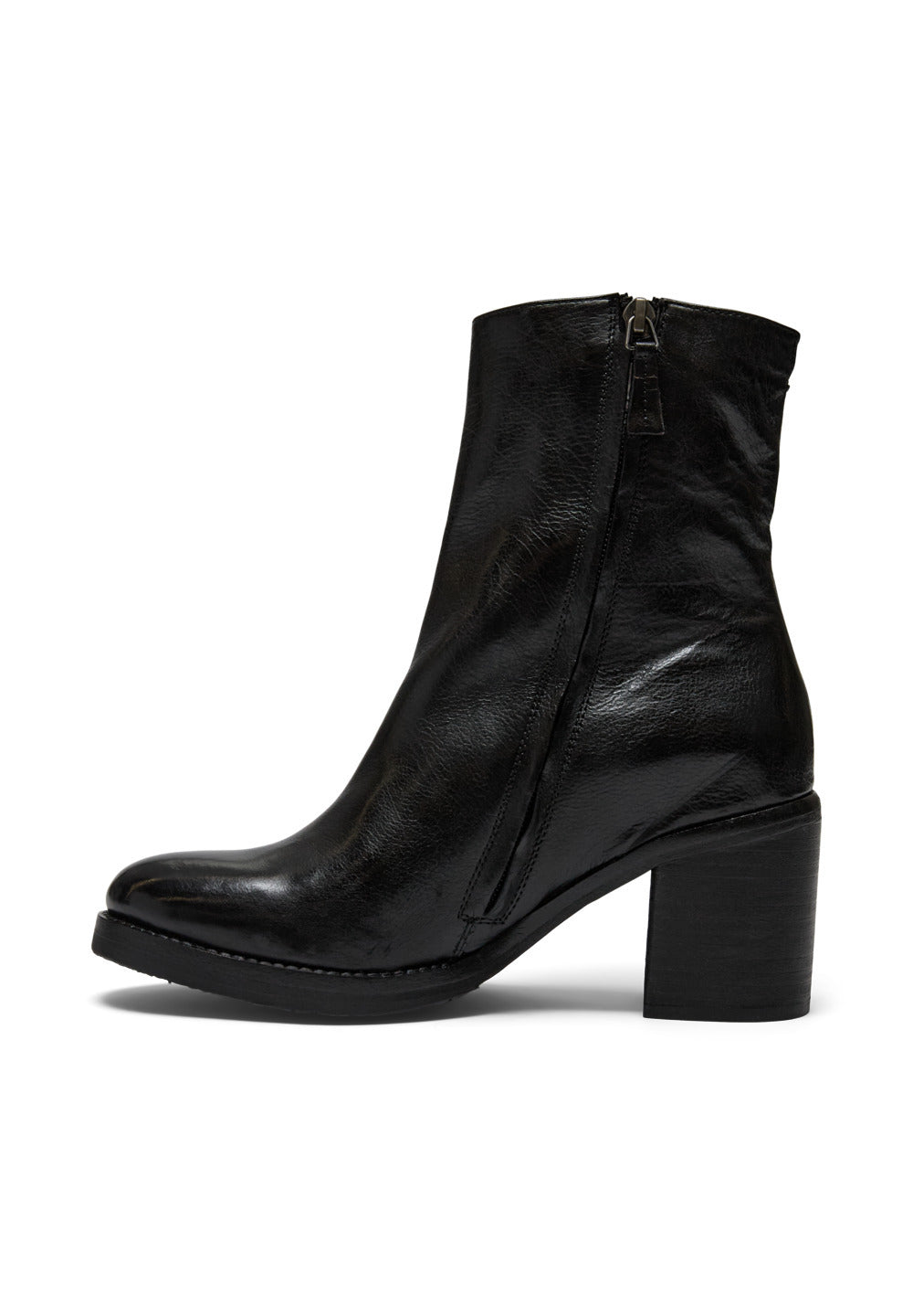 Amust Tokyo Boots